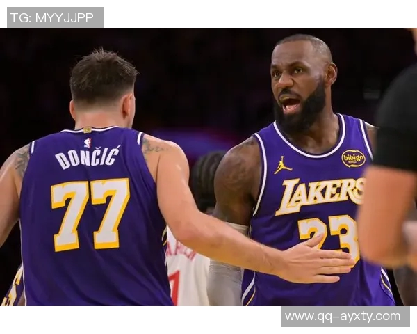 雷迪克谈老詹背靠背出战希望强调脚部酸痛影响恢复情况